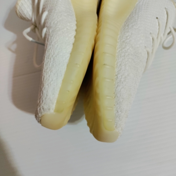adidas Yeezy Boost 350 V2 Cream White Triple White - Picture 15 of 17
